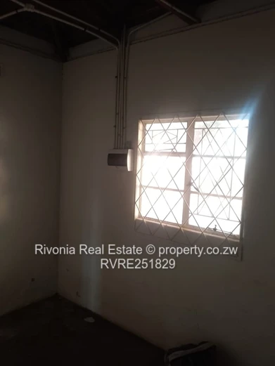 1-Bed Cottage on 4000m² with Borehole - Greendale North