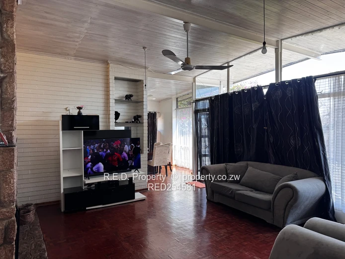 A Home Tucked Away in Burnside!