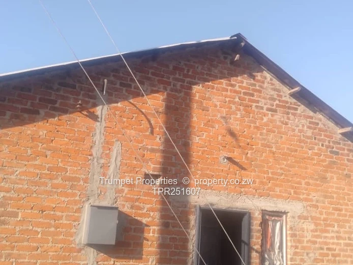 3-Bed Brick Home with Spacious Yard & ZESA in Budiriro