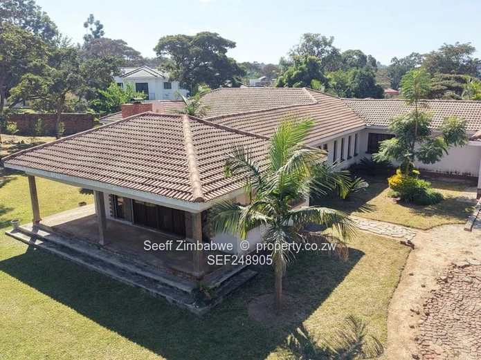 Spacious 6-Bed Glen Lorne Home on 3942m² with Borehole (Sole Mandate)