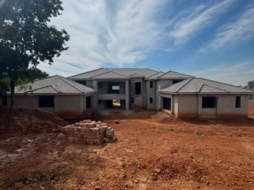 6 Bedroom House
