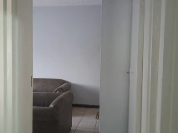 2 Bedroom Flat & Apartment