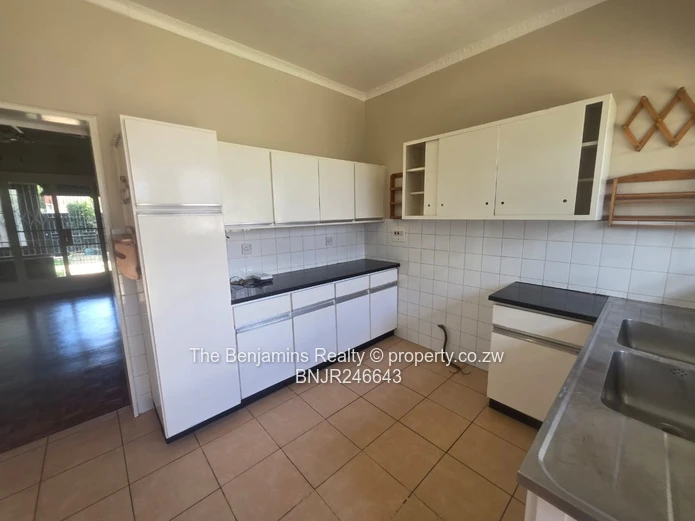 Garden Flat In Avondale