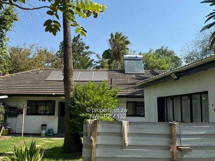 Spacious 3-Bed Home in Ilanda on 1679m² with Borehole & Solar
