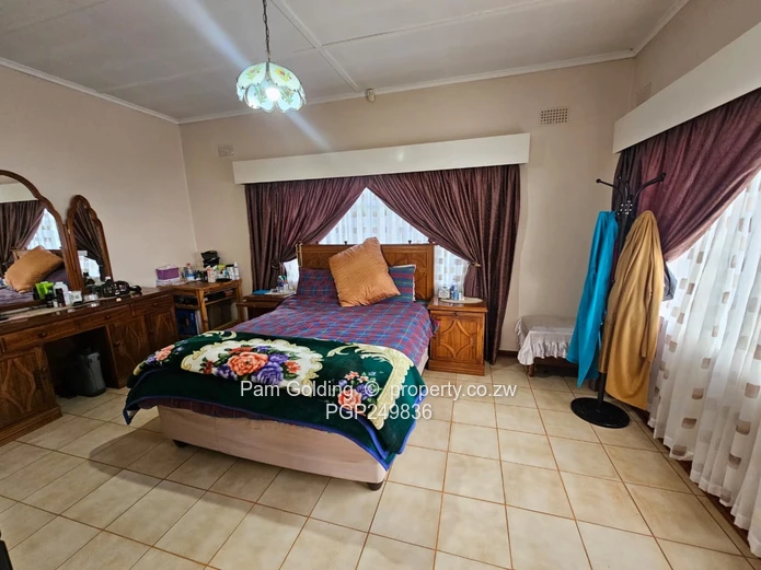 Immaculate 4 Bedroomed Family Residence