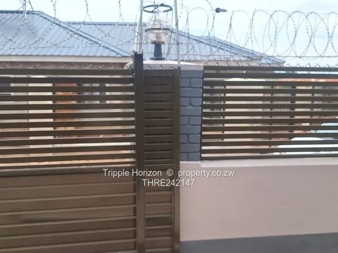 Walled & Gated 5-Bed Home with Borehole in Cold Comfort