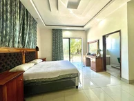 Along Suffolk Road, Avondale Magnificent Double Storey Forsale 