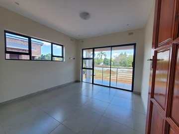 4 Bedroom Flat & Apartment