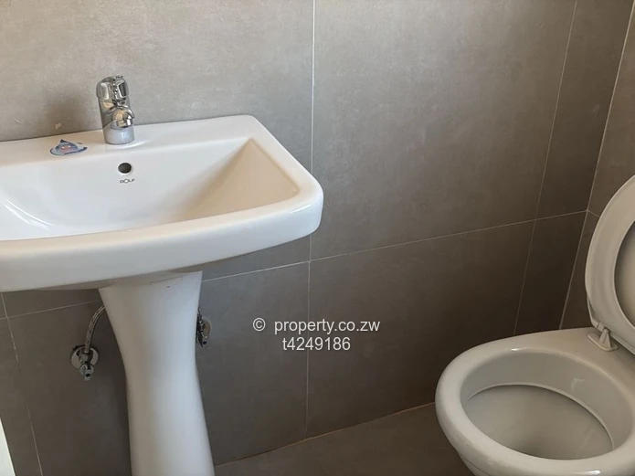 Borrowdale west 1 bedroom to rent