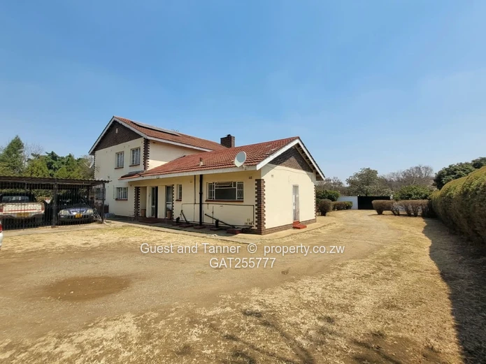 Spacious 5-Bedroom Double-Storey Property For Sale – Highlands