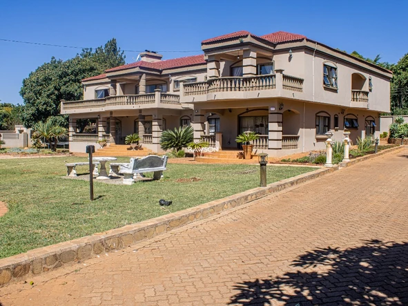 9 Bedroom House