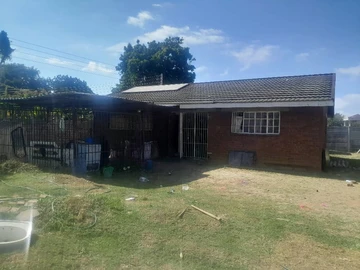 Charming 3-Bedroom Cottage with Borehole in Borrowdale West