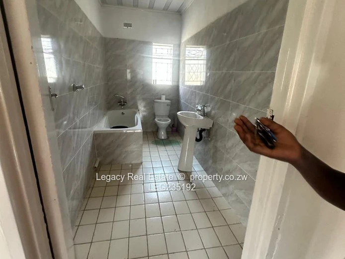 Greendale Coronation – Commercial Property With 3 Cottages to Rent