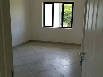 3 Bedroom Flat & Apartment