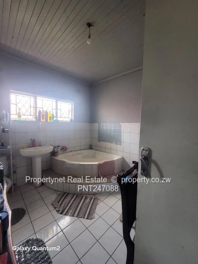 Neat Zimre Park Residential House For Sale!!!