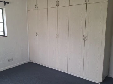 3 Bedroom Flat & Apartment
