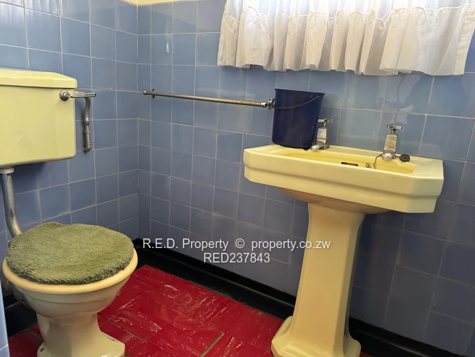 A Solid Family Home on Generous Grounds in Kumalo!