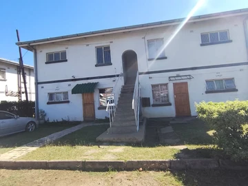 2 Bedroom Flat & Apartment