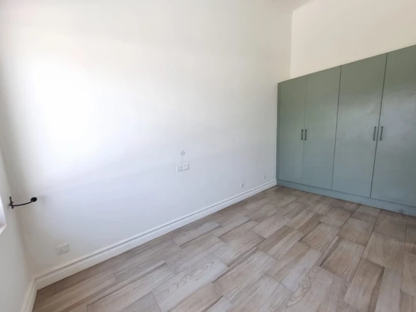2 Bedroom Flat & Apartment