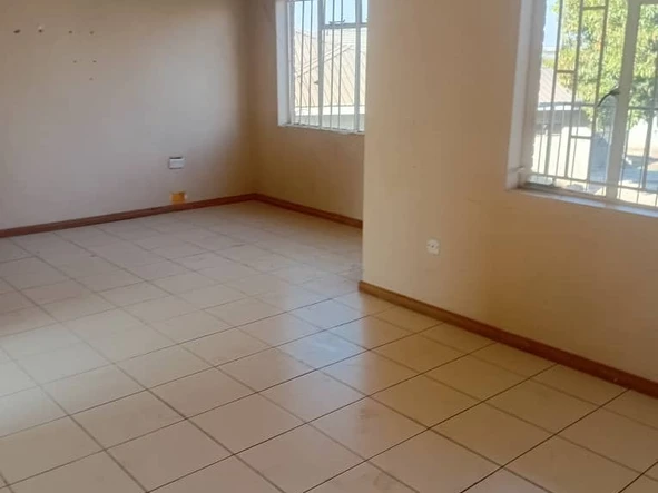 3 Bedroom Flat & Apartment