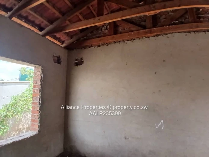 Premium Investment Canvas: Spacious 5-Bedroom Shell on 600sqm in Coveted Zimre Park