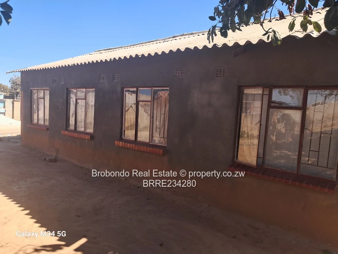 Chtungwiza Unit L house for sale