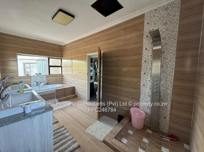 Hogerty Hill: 6-Bed Mansion — luxury gated community 