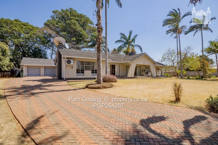 Immaculate Executive Home in Excellent location