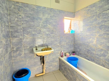 3 Bedroom Flat & Apartment