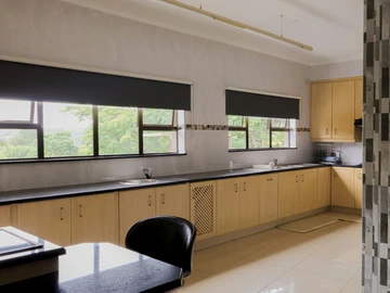 6 Bedroom House