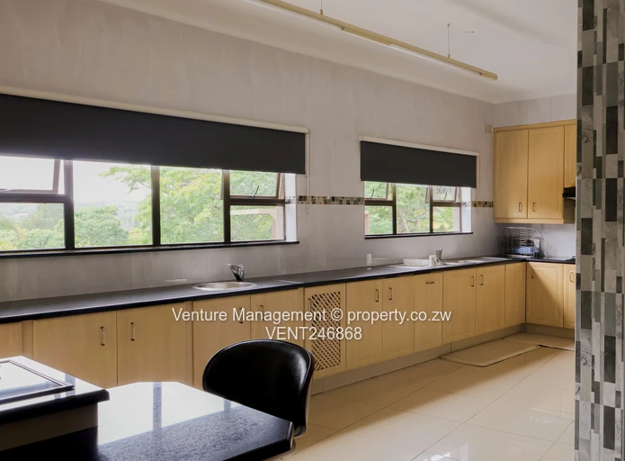 Luxury Executive Residence In Folyjon!