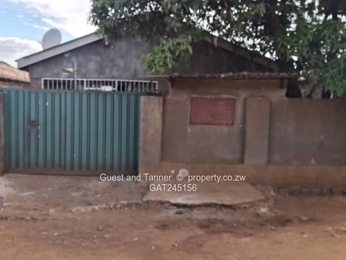 4 Bedroomed house For Sale In Dzivarasekwa Extension  (Sole Mandate)