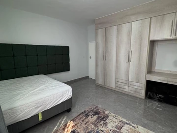 4 Bedroom Garden Flat