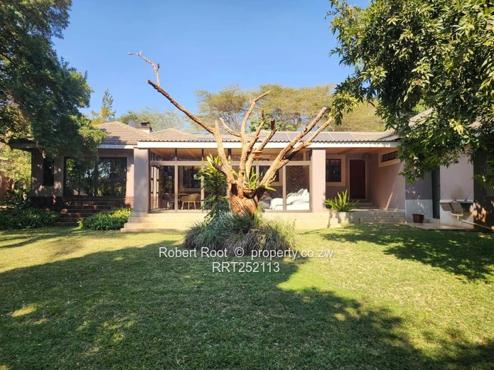  Spacious Family Home with Cottage in Mandara To Let