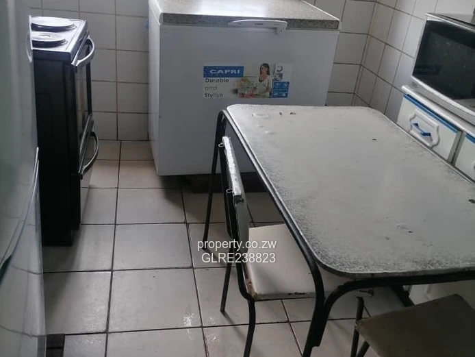 7 Roomed House To Let Western Triangle