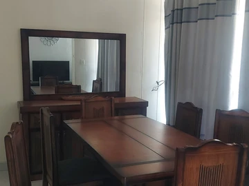2 Bedroom Flat & Apartment