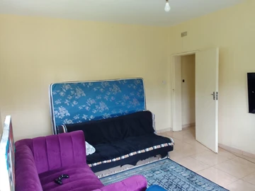 2 Bedroom Flat & Apartment
