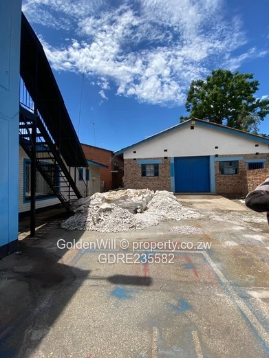 Bluffhill Warehouse for Rental in Madokero 