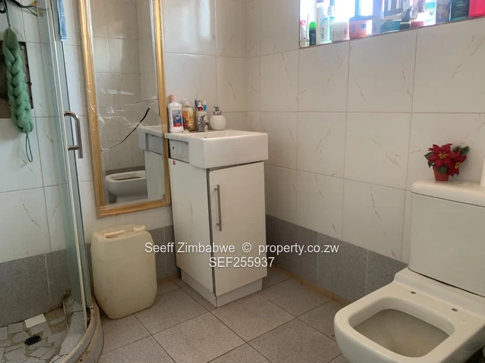 Spacious 3-Bed Cottage on 2040m² with Borehole in Gletwin Park, Harare North