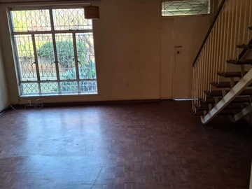 2 Bedroom Flat & Apartment