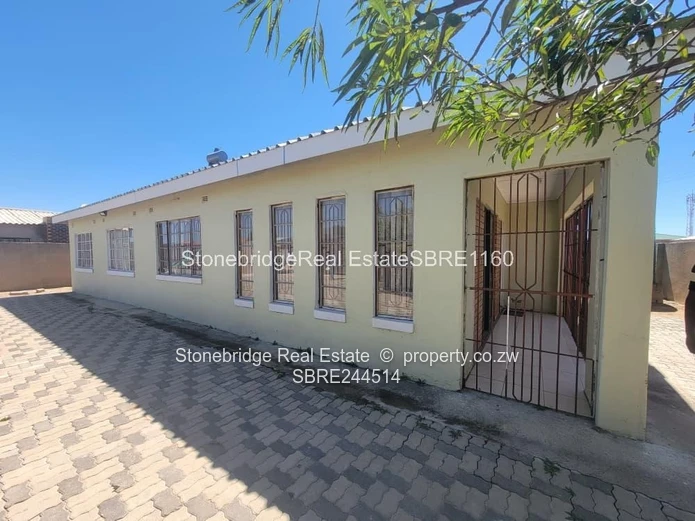 4 Bedroomed House in Pelandaba West for sale