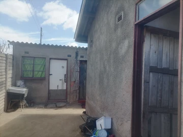 6 Bedroom House