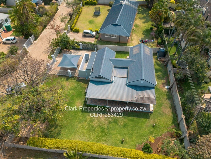 Modern Comfort in a Beautiful Complex! (Sole Mandate)