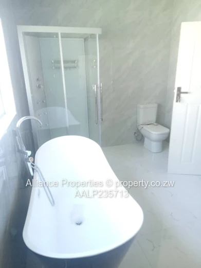 Luxurious 3-Bedroom En-Suite Cluster with Borehole in Prime Helensvale