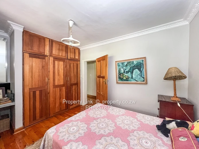 Prime Location Home - 2 Boreholes, 2 Pools & 2-Bed Cottage!