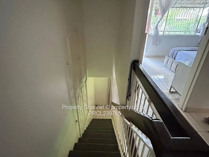 Avondale 2-Bed Garden Flat — Modern Fitted Kitchen & Garden