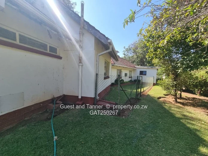 Luxury 4-Bedroom Family Estate on 1 Acre with Tennis Court & Pool | Hillside, Bulawayo