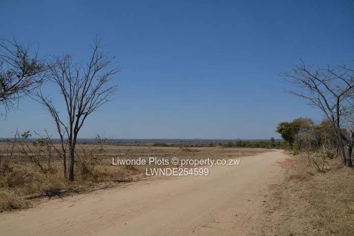 1ha Goromonzi Farm — Arable Field by Gravel Main Road