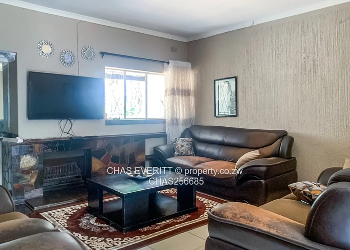 3 Bedroomed Neat Family Home In Sunridge