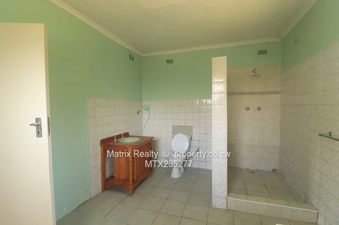 Avondale West House To Let